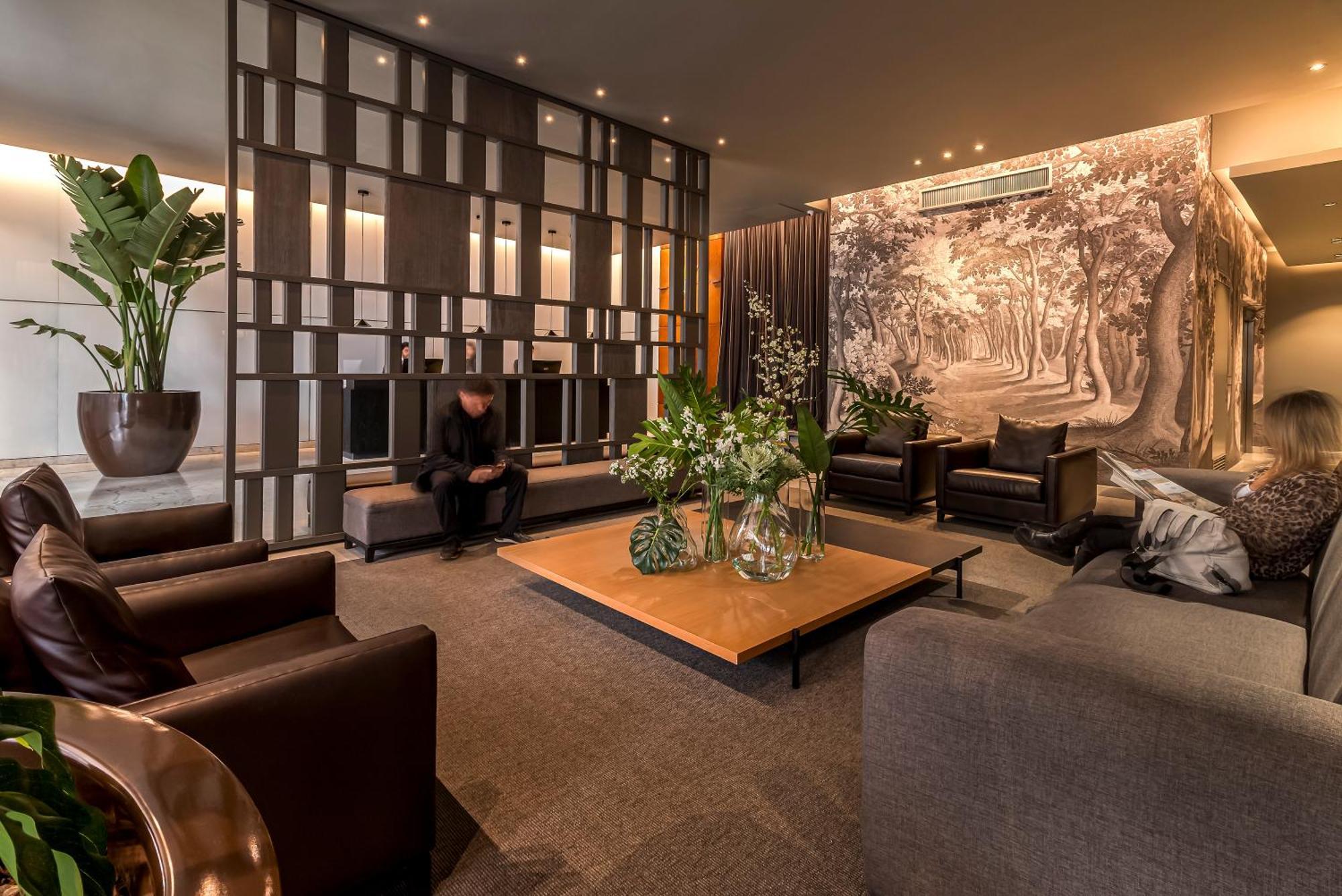 Broadway Hotel & Suites — Photos 1
